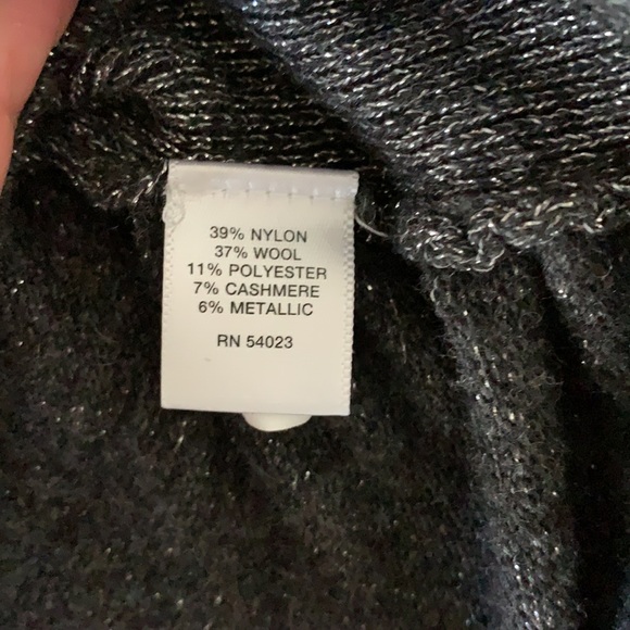 Banana Republic Sweater - Picture 4 of 4